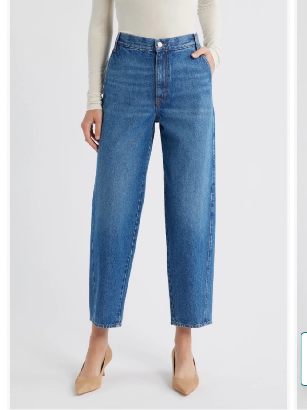 FRAME The Candle Barrel Jeans In Swan 33x26